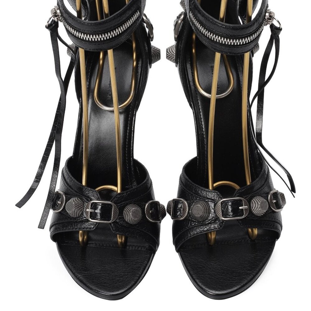 Cagole leather sandals